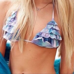 Beach Bunny It Girl Tri Bikini Top NWT